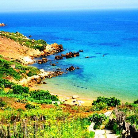 Ta'Kemmuna Hotel Qala Екстериор снимка