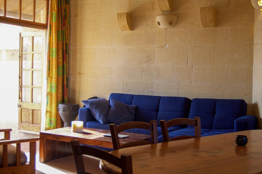 Ta'Kemmuna Hotel Qala Екстериор снимка