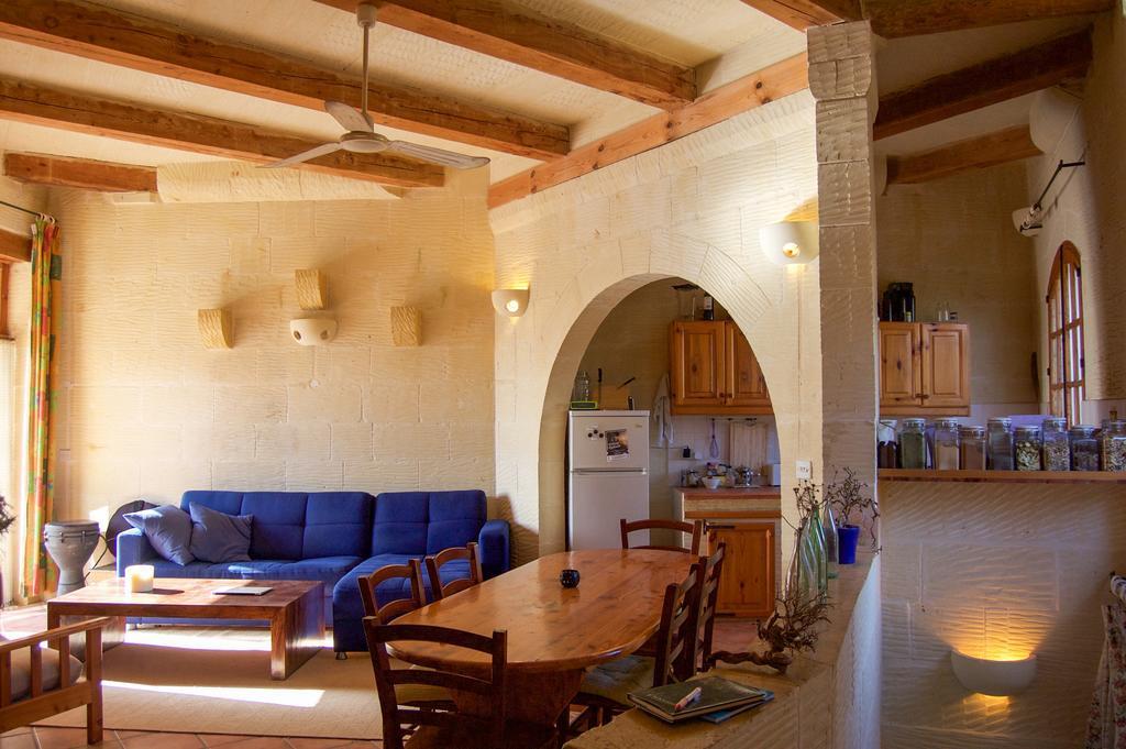 Ta'Kemmuna Hotel Qala Екстериор снимка
