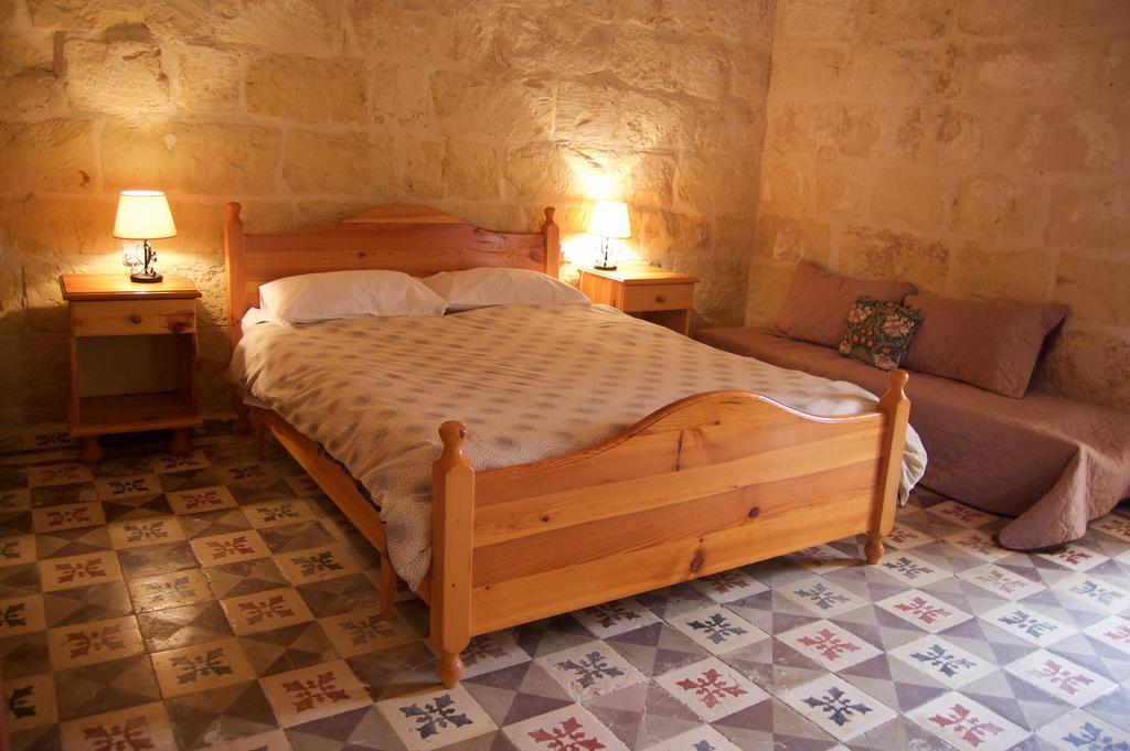 Ta'Kemmuna Hotel Qala Екстериор снимка