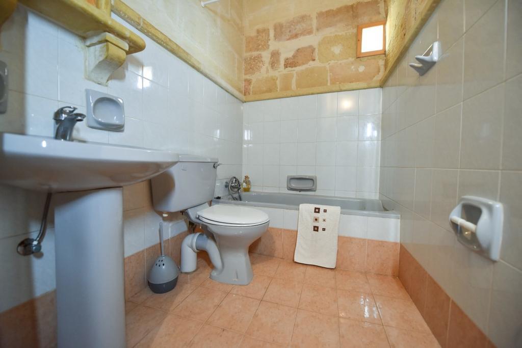 Ta'Kemmuna Hotel Qala Екстериор снимка