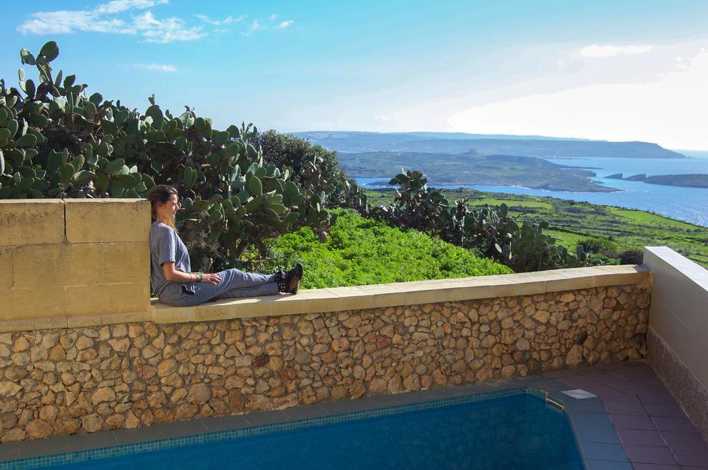 Ta'Kemmuna Hotel Qala Екстериор снимка