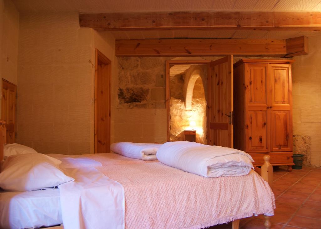 Ta'Kemmuna Hotel Qala Екстериор снимка